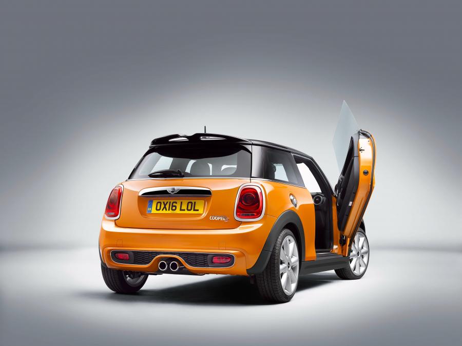 Mini Cooper S Scissor Doors 2016 года  (фото 3 из 8)